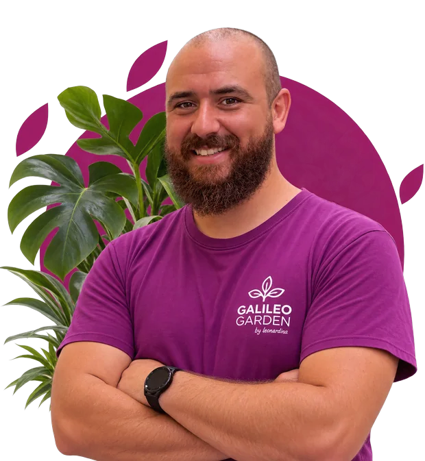 Emanuele, addetto al vivaio di Galileo Garden
